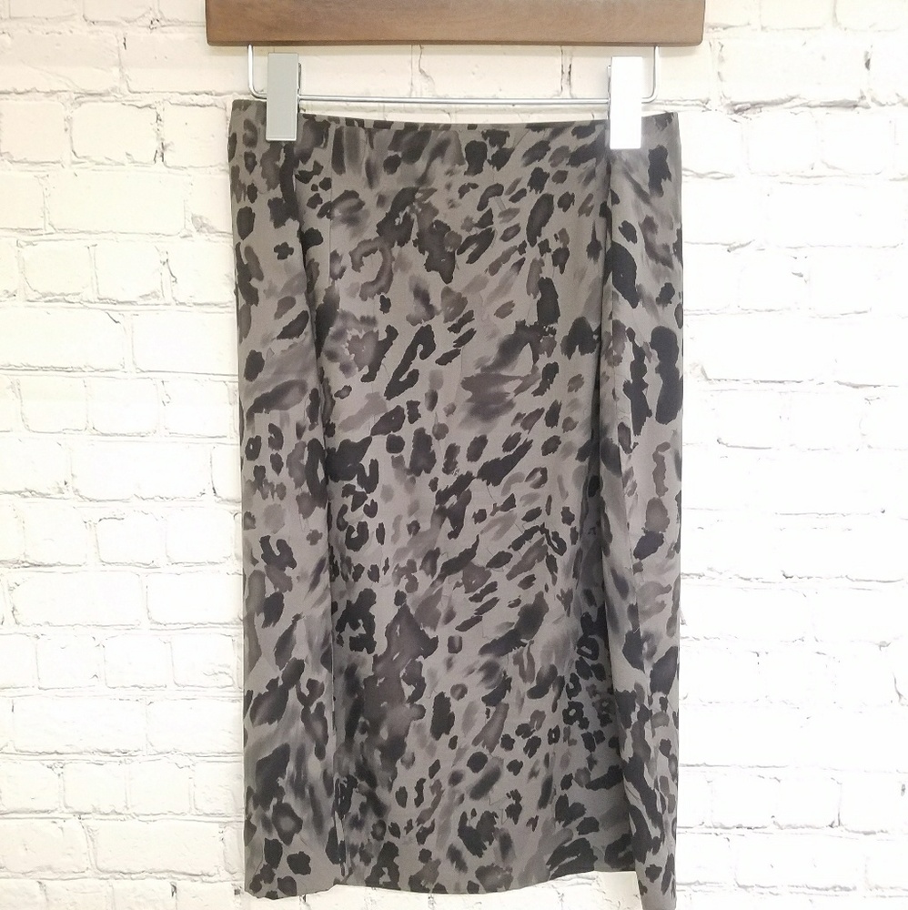 Ann Taylor Skirt Size 8 - Picture 2 of 2